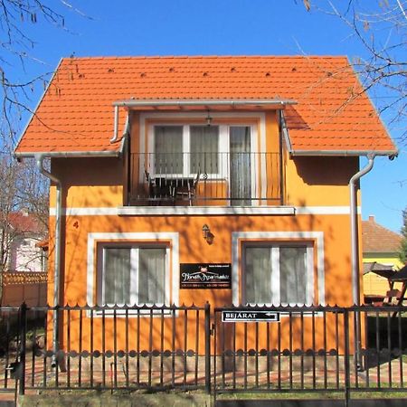 Horvath Apartmanhaz Орошгаза Екстер'єр фото