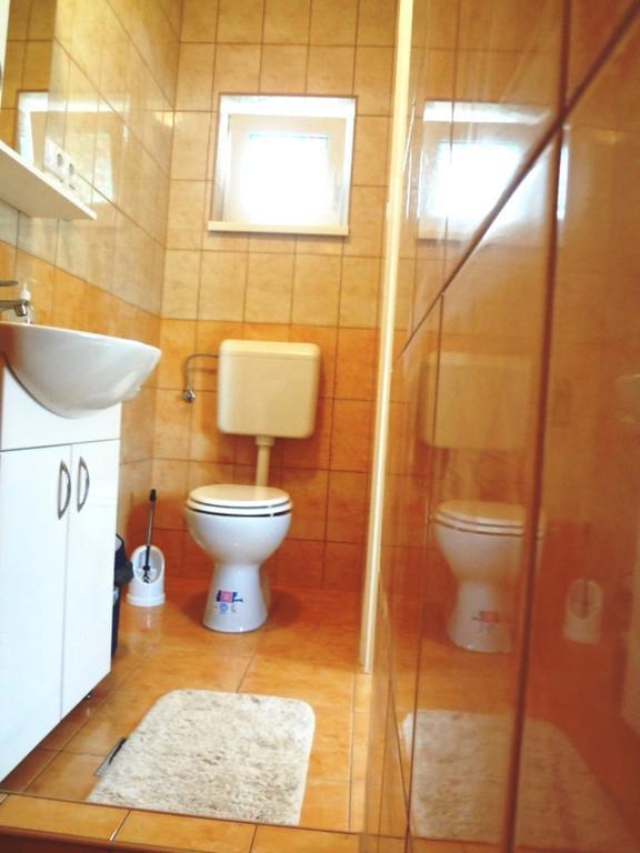 Horvath Apartmanhaz Орошгаза Екстер'єр фото